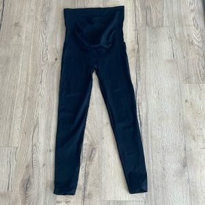 Size medium black Blanqi maternity leggings.
